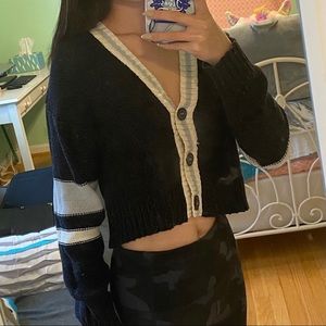 Oversized cropped sweater